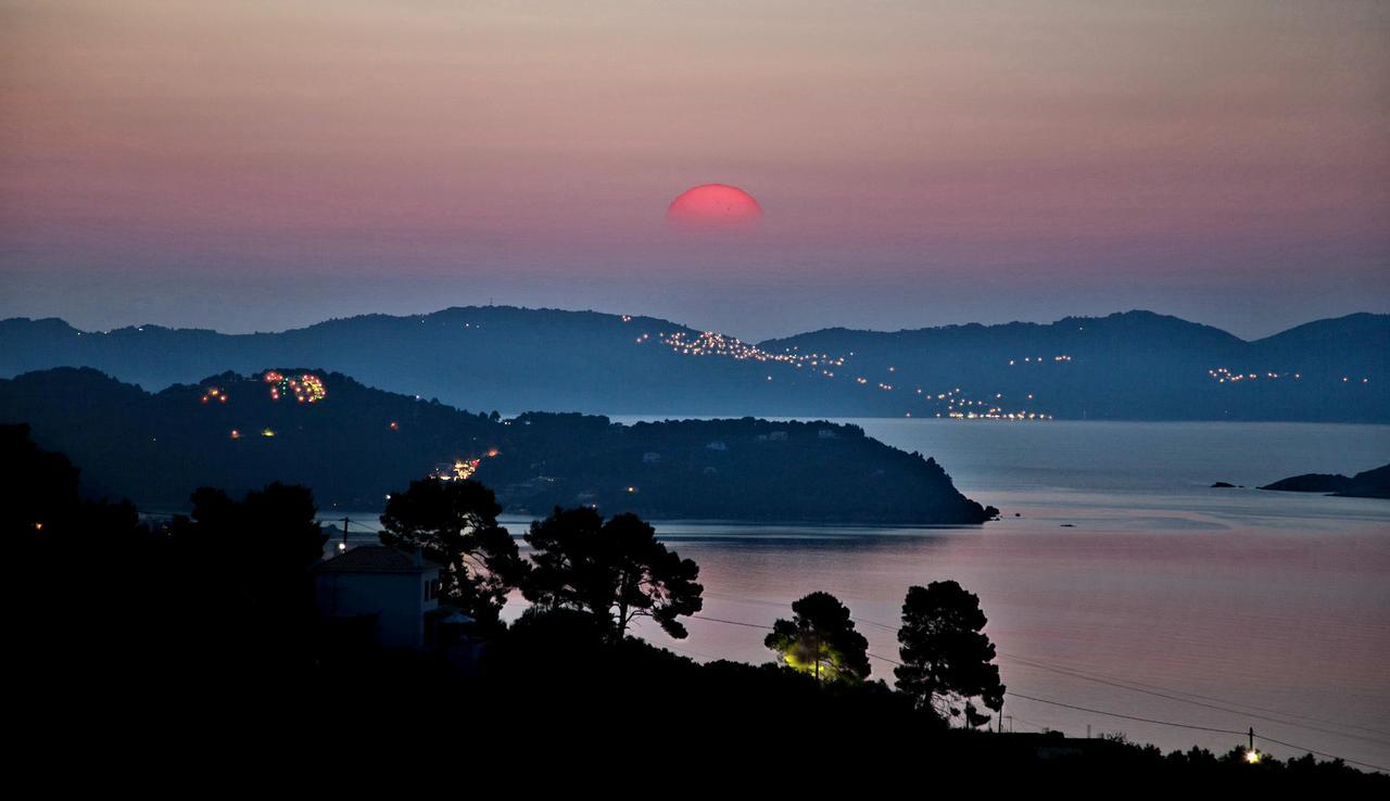 Goldenhill Studios&Apartments Skiathos Town Exterior photo